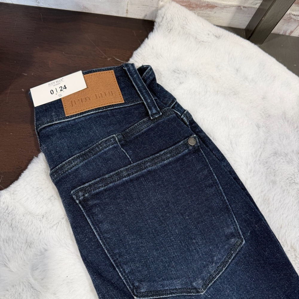 Judy blue Dark Blue Denim Jeans capri fit  size 24 - Picture 3 of 6